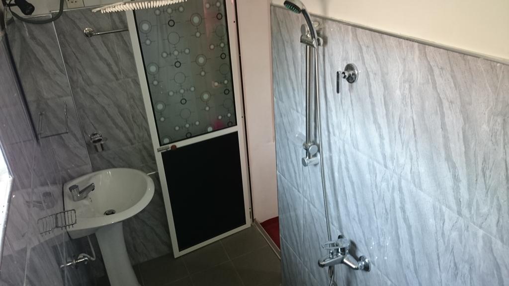 Desitha Family House Hotel Мириса Екстериор снимка