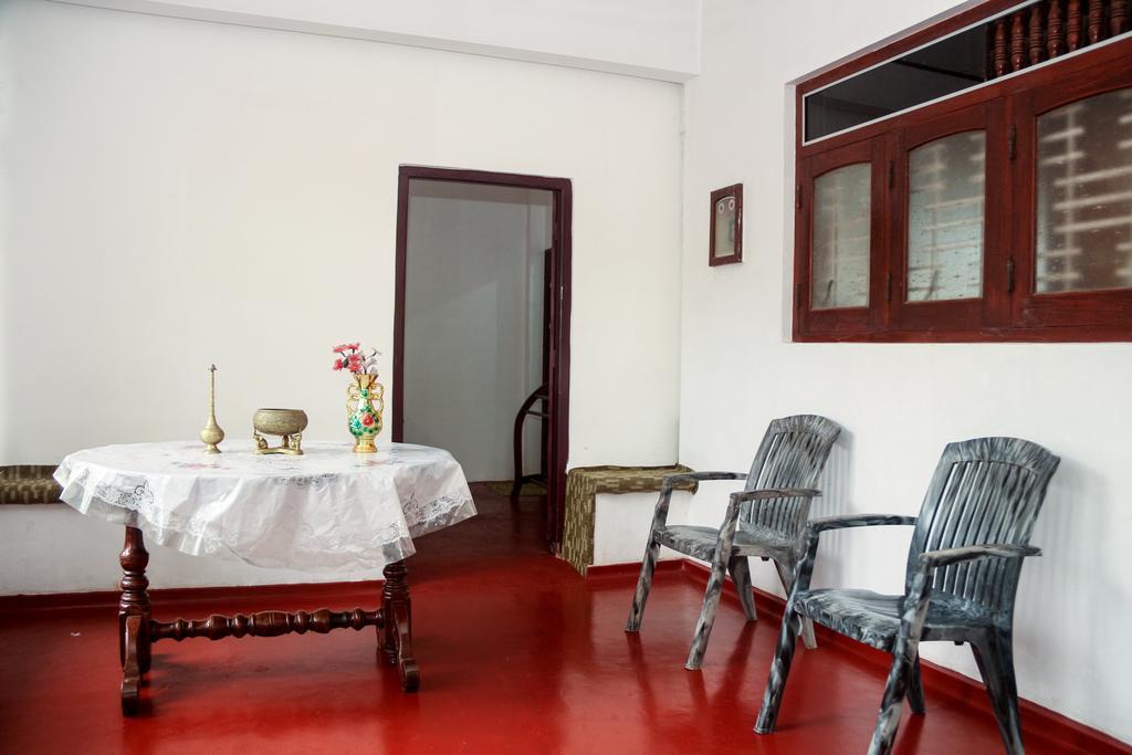 Desitha Family House Hotel Мириса Екстериор снимка