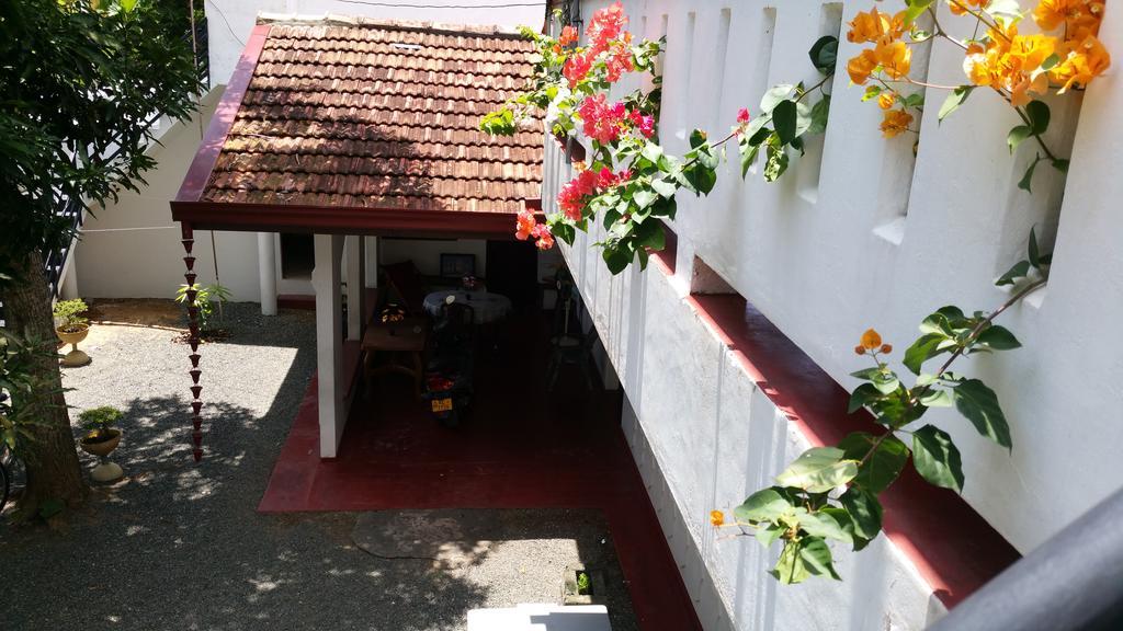 Desitha Family House Hotel Мириса Екстериор снимка